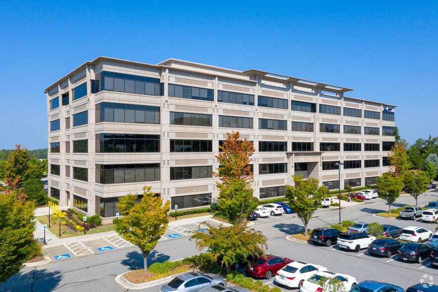 3011 Sutton Gate Dr E, Suwanee, GA à louer - Photo principale – Image 1 sur 15