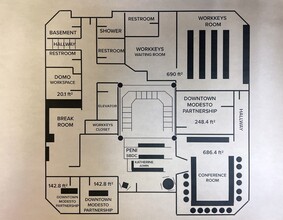 1625 I St, Modesto, CA à louer Photo intérieure– Image 2 sur 27