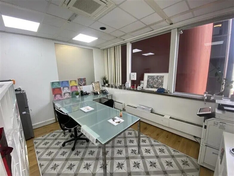 Bureau dans Maisons-Alfort à vendre - Photo de l’immeuble – Image 3 sur 12