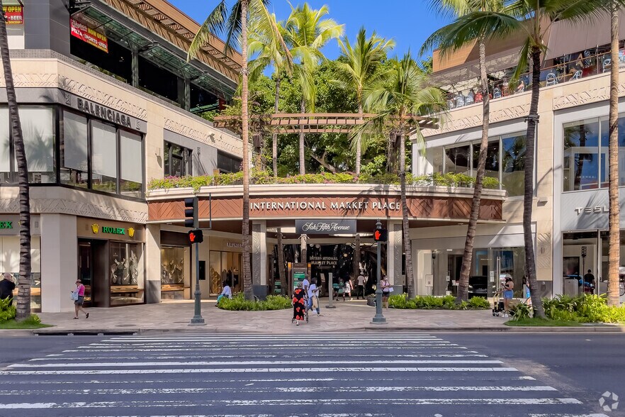 2330 Kalakaua Ave, Honolulu, HI à louer - Photo principale – Image 1 sur 5