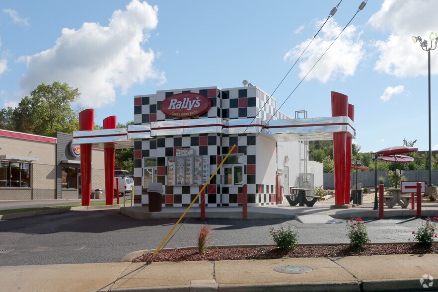 3000 Cleveland Ave NW, Canton, OH à louer - Photo principale – Image 1 sur 3