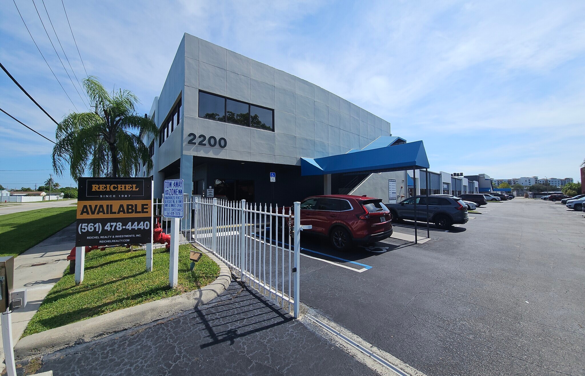 2200 N Florida Mango Rd, West Palm Beach, FL à louer Photo de l’immeuble– Image 1 sur 5