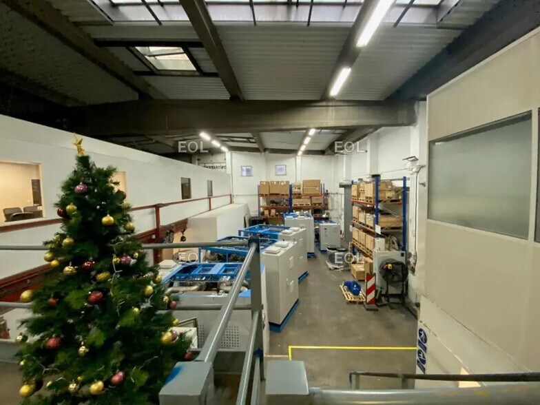 Local d’activités dans Marseille à louer - Photo de l’immeuble – Image 2 sur 13