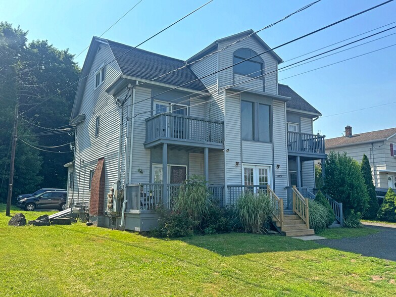 1079 Broad St, Meriden, CT à vendre - Photo de l’immeuble – Image 2 sur 9