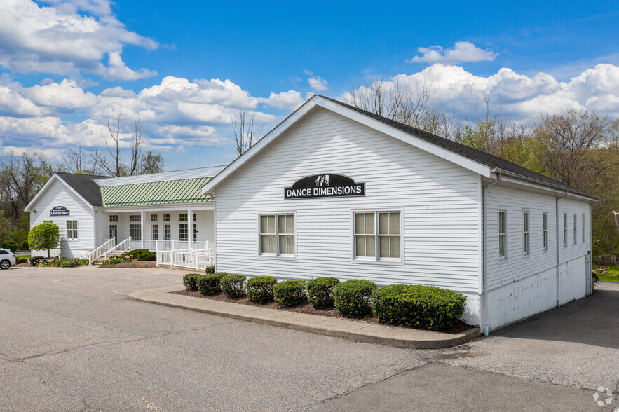 834 Federal Rd, Brookfield, CT à louer - Photo principale – Image 1 sur 3