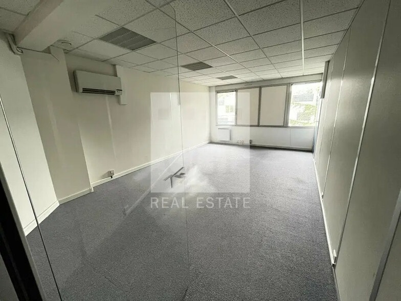 Bureau dans Lissieu à vendre - Photo de l’immeuble – Image 3 sur 5