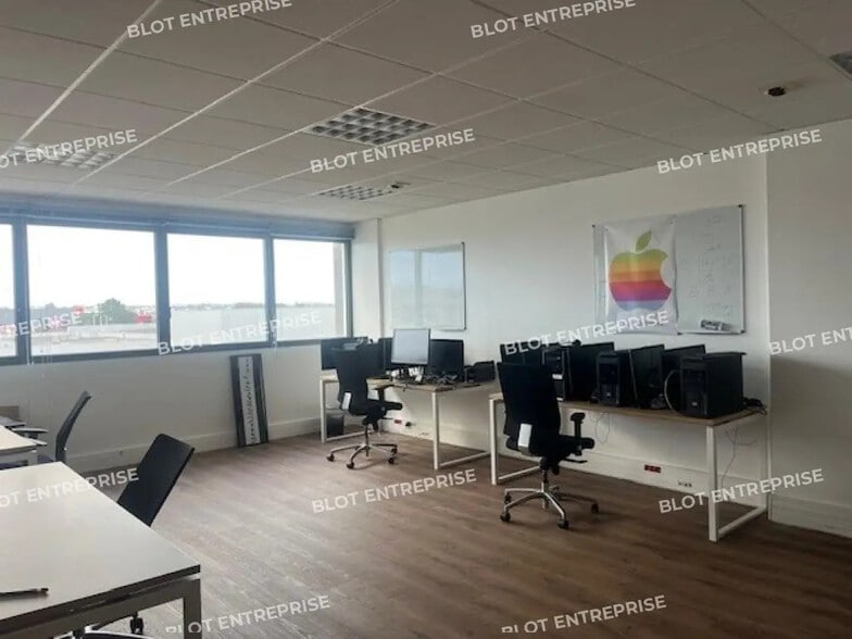Bureau dans Vannes à vendre - Photo de l’immeuble – Image 3 sur 7