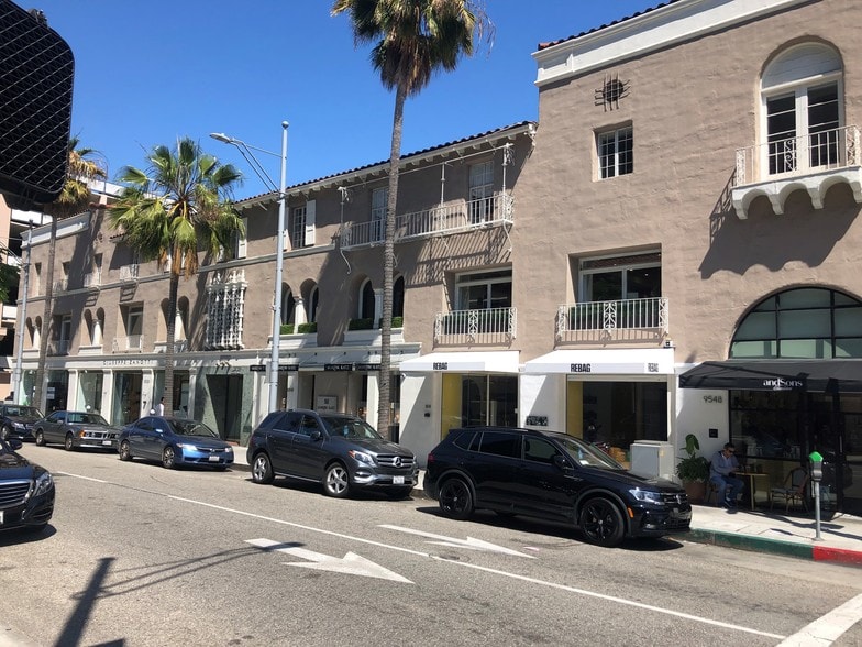 9528-9546 Brighton Way, Beverly Hills, CA à louer - Photo de l’immeuble – Image 2 sur 14