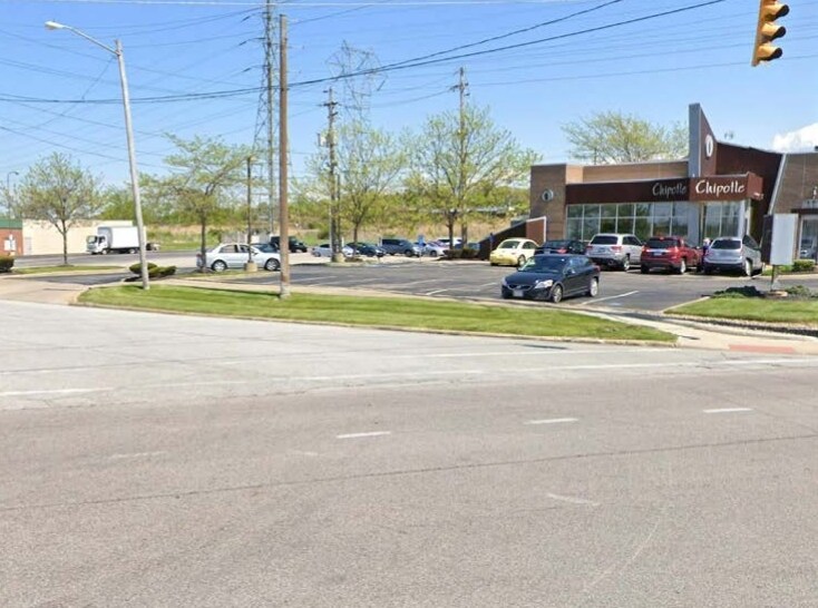 7861 Reynolds Rd, Mentor, OH à vendre - Photo de l’immeuble – Image 2 sur 2