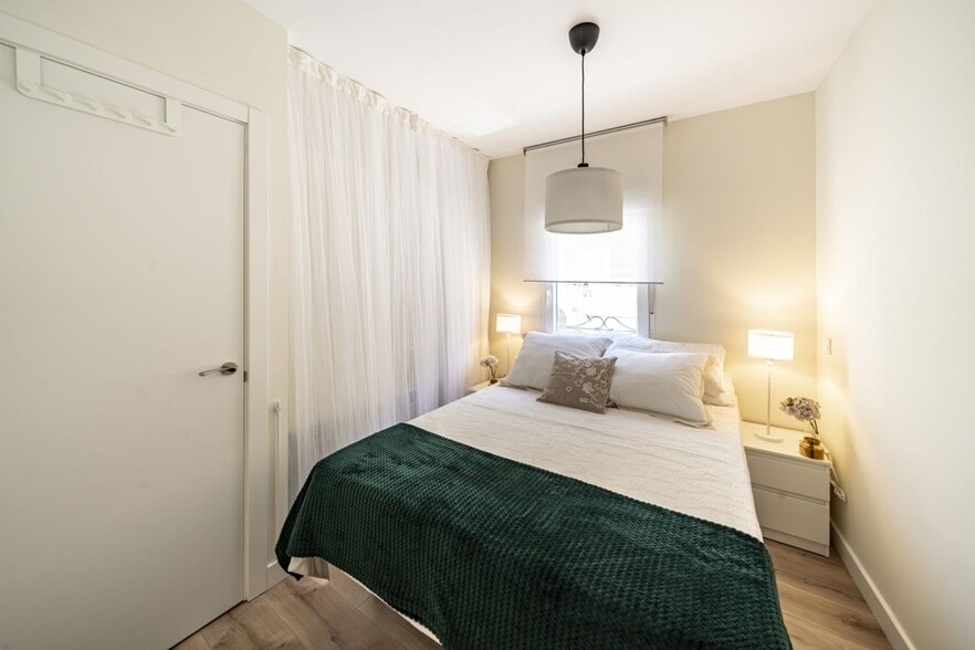 Immeuble residentiel dans Madrid, Madrid à vendre - Photo intérieure – Image 2 sur 11