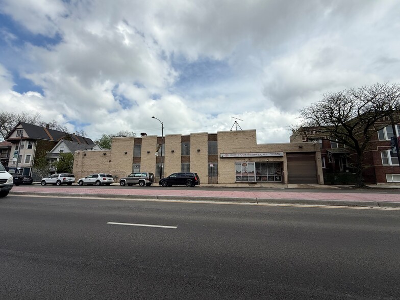 4949 N Western Ave, Chicago, IL à vendre - Photo principale – Image 1 sur 17