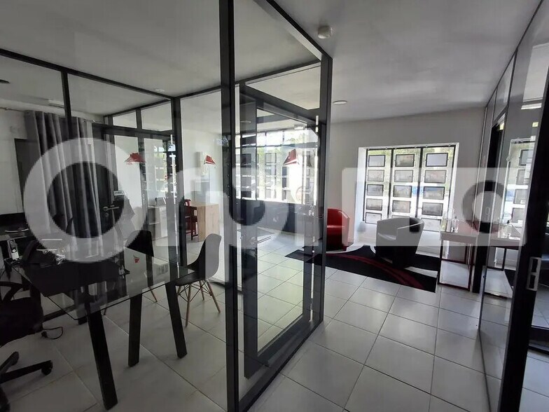 Local commercial dans Guérande à louer - Photo de l’immeuble – Image 2 sur 6