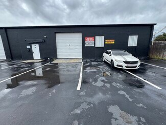 Plus de détails pour 3901 NE 5th Ter, Oakland Park, FL - Industriel/Logistique à louer