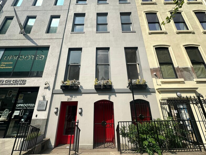 231 E 60th St, New York, NY à vendre - Photo de l’immeuble – Image 3 sur 10