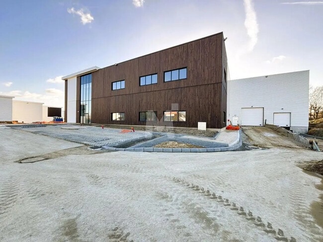 Plus de détails pour Bureau, Local d'activités à louer