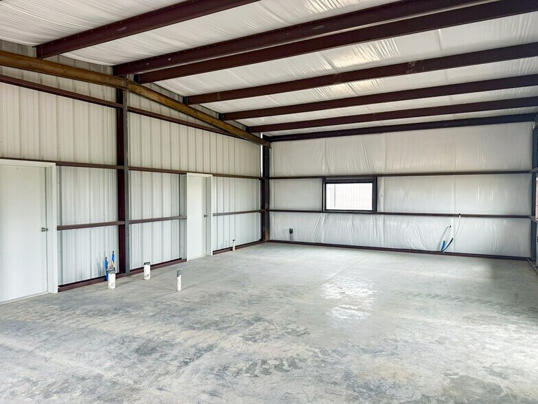 7115 N County Road 1294, Midland, TX à louer - Photo de l’immeuble – Image 3 sur 5