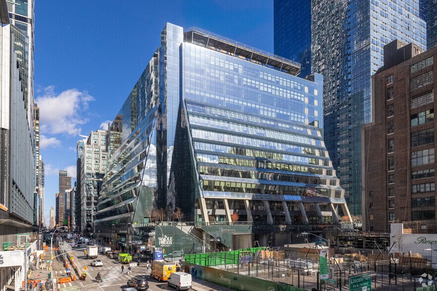 450 W 33rd St, New York, NY à louer - Photo de l’immeuble – Image 1 sur 9