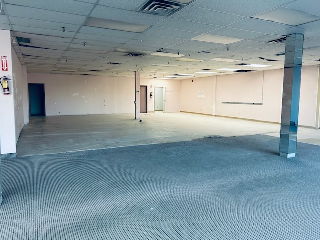 114 Dundas St E, Whitby, ON à louer - Photo intérieure – Image 2 sur 14