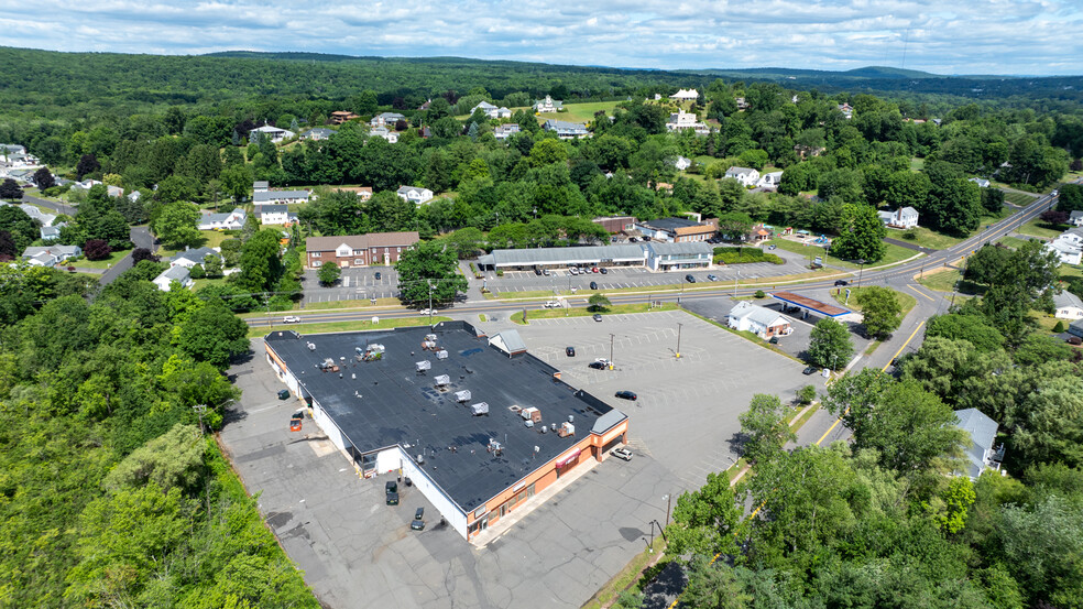 41-67 Chamberlain Hwy, Berlin, CT à louer - Photo de l’immeuble – Image 2 sur 26