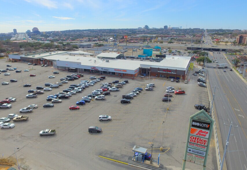 10004 Wurzbach Rd, San Antonio, TX à louer - Photo de l’immeuble – Image 2 sur 10