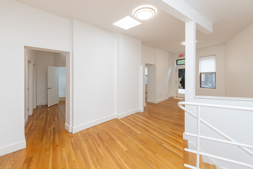 2142-2144 Gilbert Ave, Cincinnati, OH à louer - Photo de l’immeuble – Image 3 sur 10