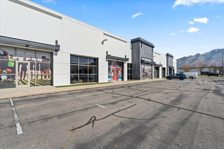 12218 W Lone Peak Pky, Draper, UT à louer - Photo de l’immeuble – Image 2 sur 8