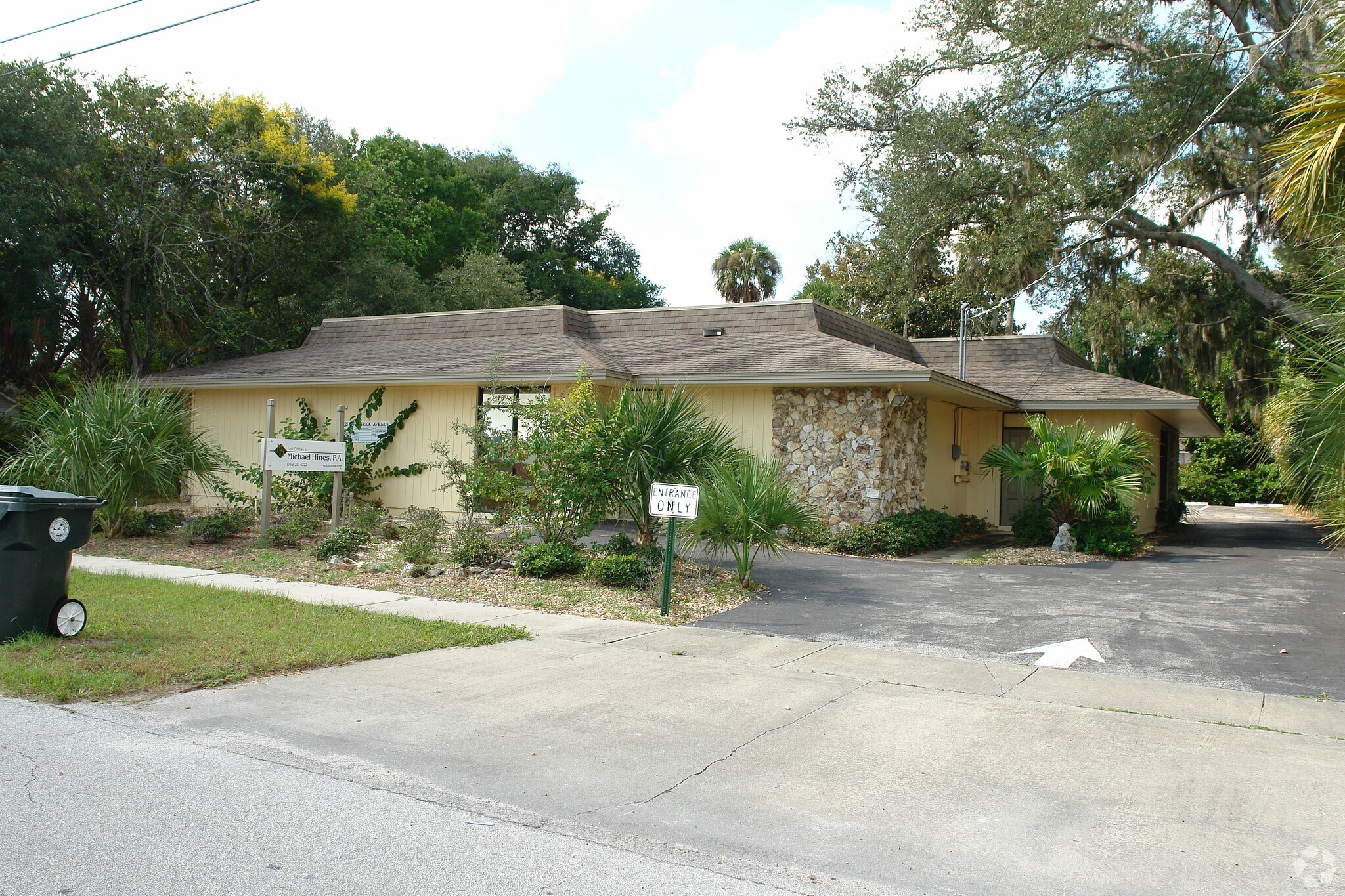 236 N Frederick Ave, Daytona Beach, FL à vendre Photo de l’immeuble– Image 1 sur 5