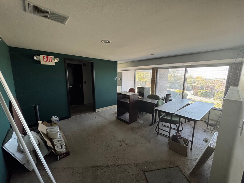 1803 Ramada Blvd, Collinsville, IL à louer - Photo intérieure – Image 3 sur 5