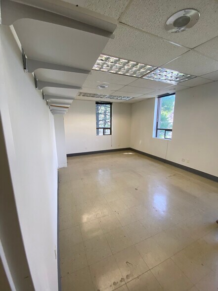 45 Kensico Dr, Mount Kisco, NY à louer - Photo de l’immeuble – Image 3 sur 5