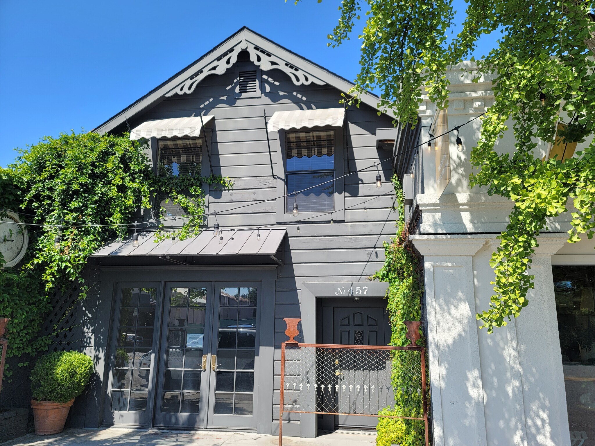 457 Healdsburg Ave, Healdsburg, CA à louer Photo de l’immeuble– Image 1 sur 17
