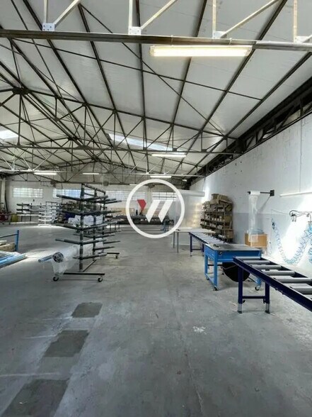 Industriel/Logistique dans Gémenos à louer - Photo de l’immeuble – Image 2 sur 8