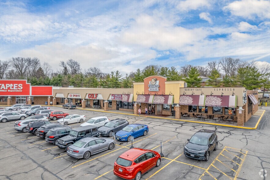 585-697 Howe Ave, Cuyahoga Falls, OH à louer - Photo de l’immeuble – Image 3 sur 5