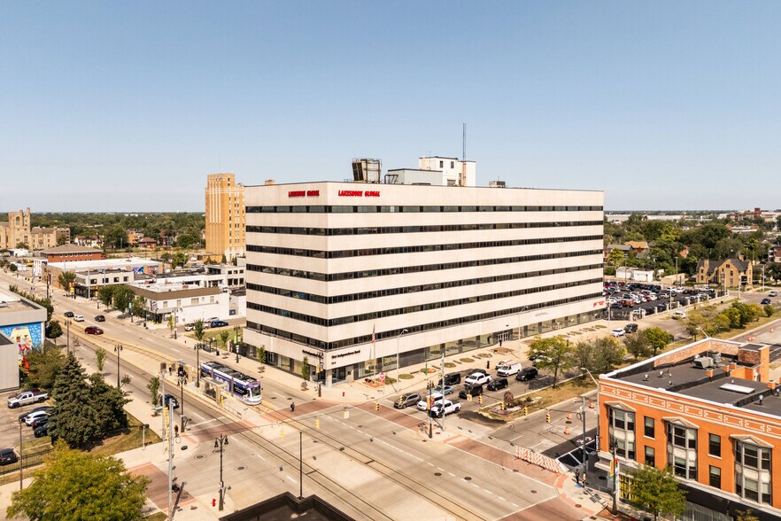 7300 Woodward Ave, Detroit, MI à louer - Photo de l’immeuble – Image 3 sur 15