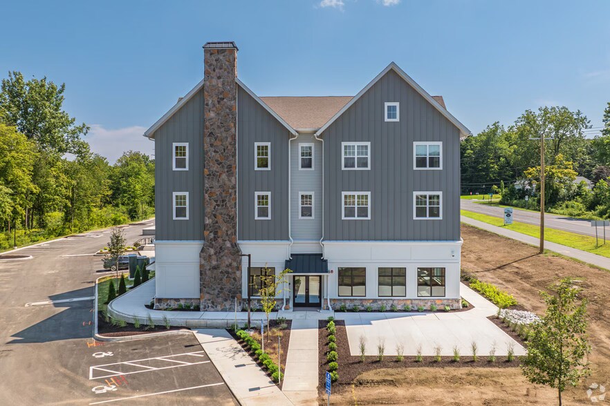 731 Federal Rd, Brookfield, CT à louer - Photo de l’immeuble – Image 3 sur 9