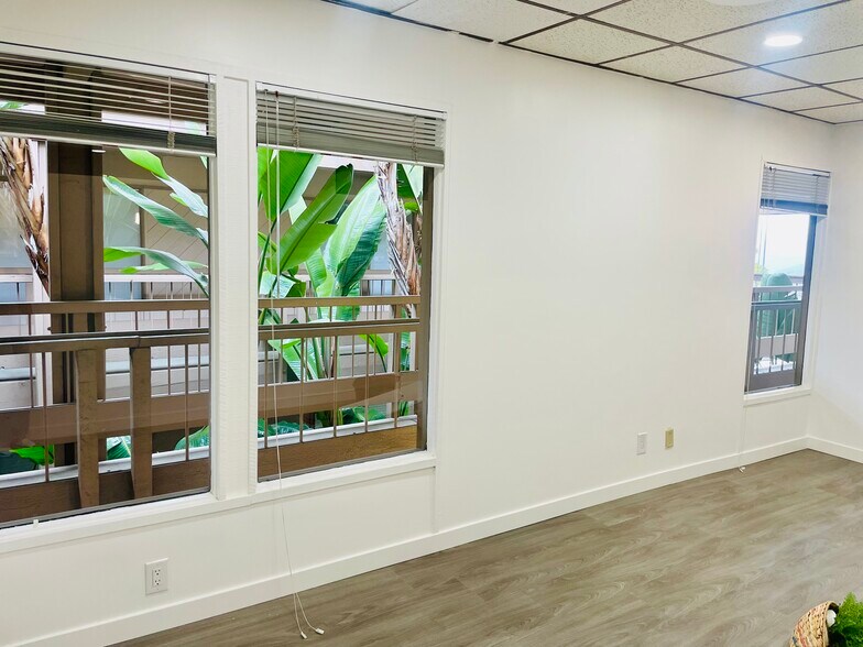 7183-7189 Navajo Rd, San Diego, CA à louer - Photo intérieure – Image 2 sur 15