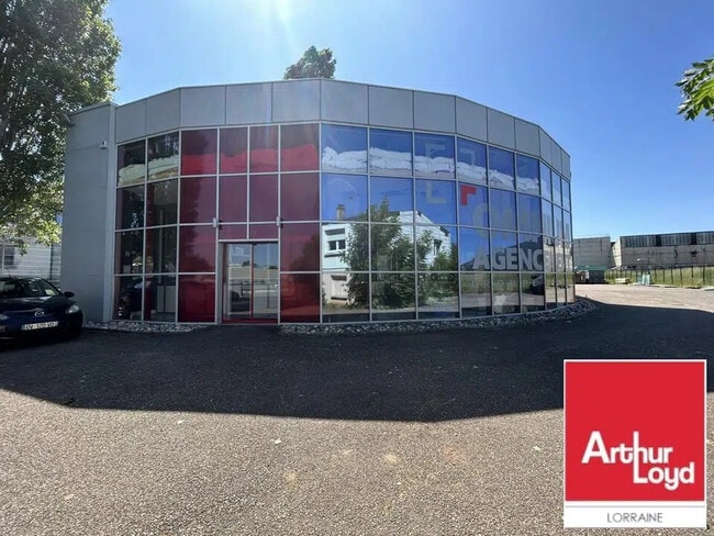 Plus de détails pour Local d'activités à louer