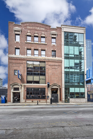 216 W Ohio St, Chicago, IL à louer - Photo de l’immeuble – Image 3 sur 12
