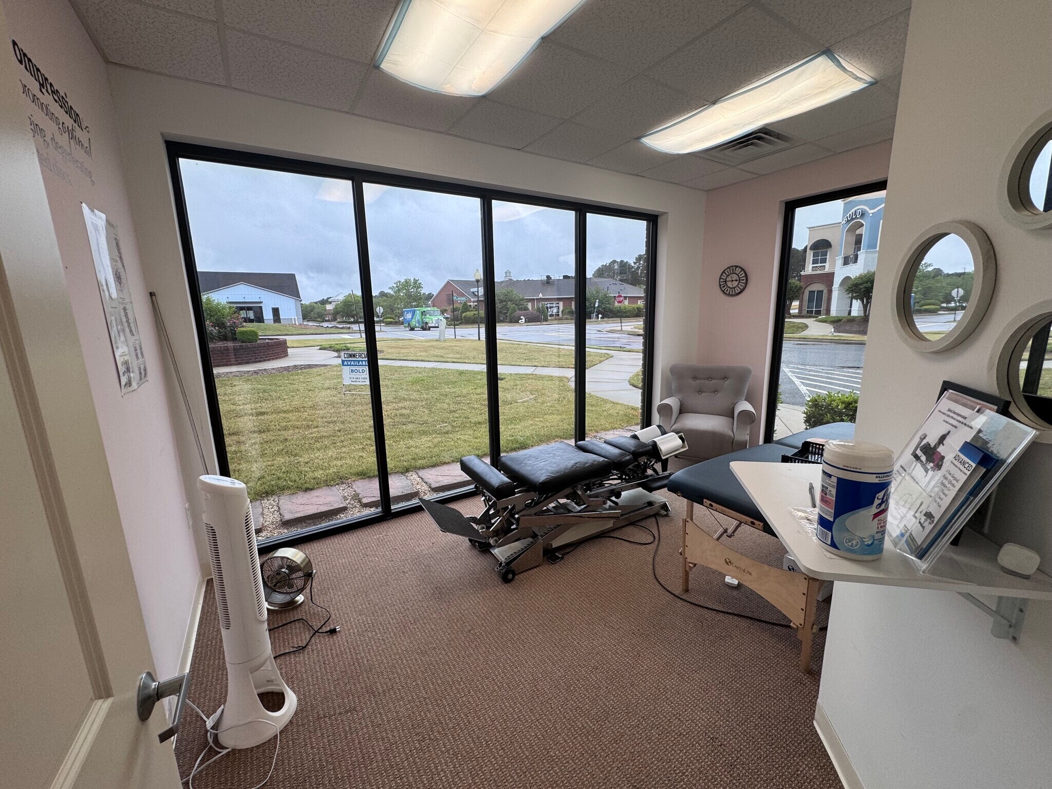 40100-40150 Moring, Chapel Hill, NC à louer Photo intérieure– Image 1 sur 12