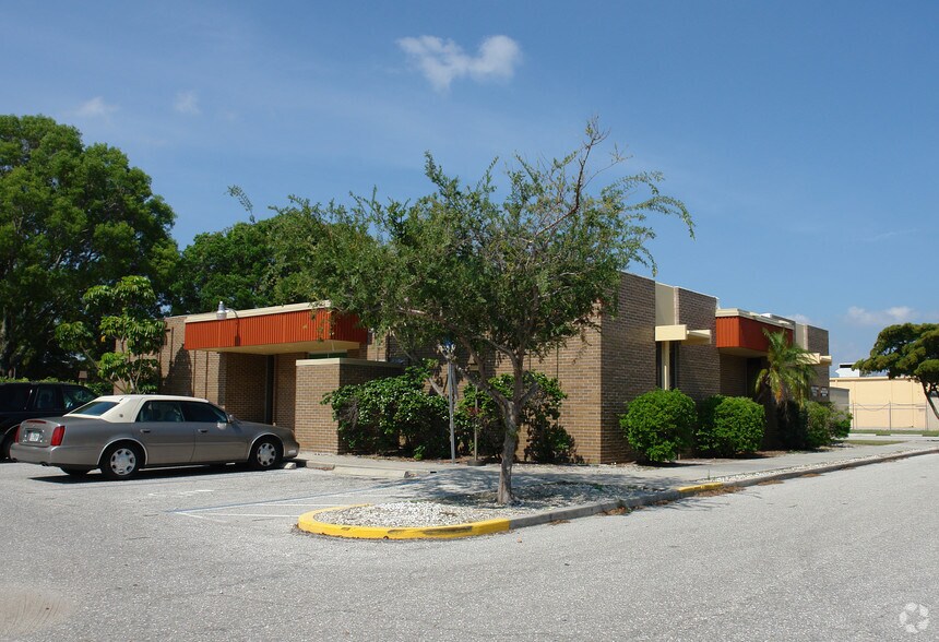 3900 Broadway, Fort Myers, FL à vendre - Photo de l’immeuble – Image 2 sur 15
