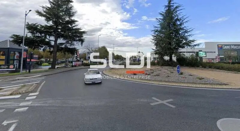 Local commercial dans Saint-Priest à louer - Aérien – Image 2 sur 2