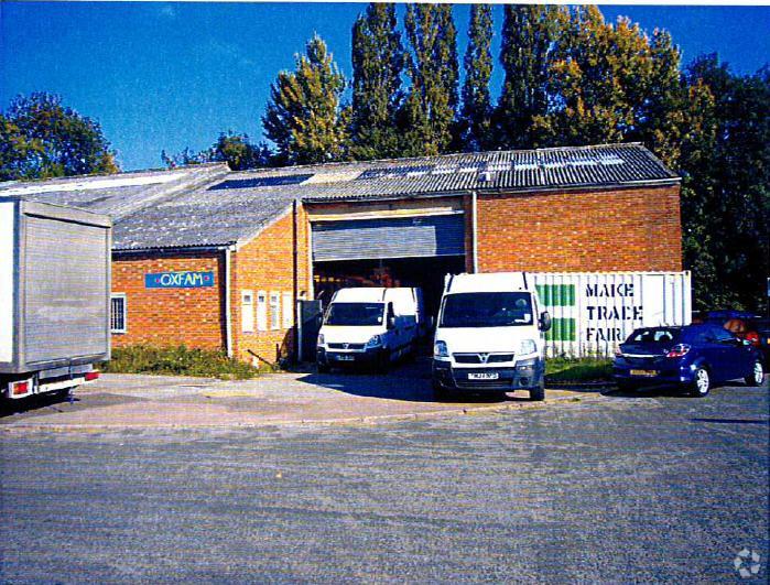 1-8 Southfields, Welwyn Garden City à louer - Photo de l’immeuble – Image 2 sur 3