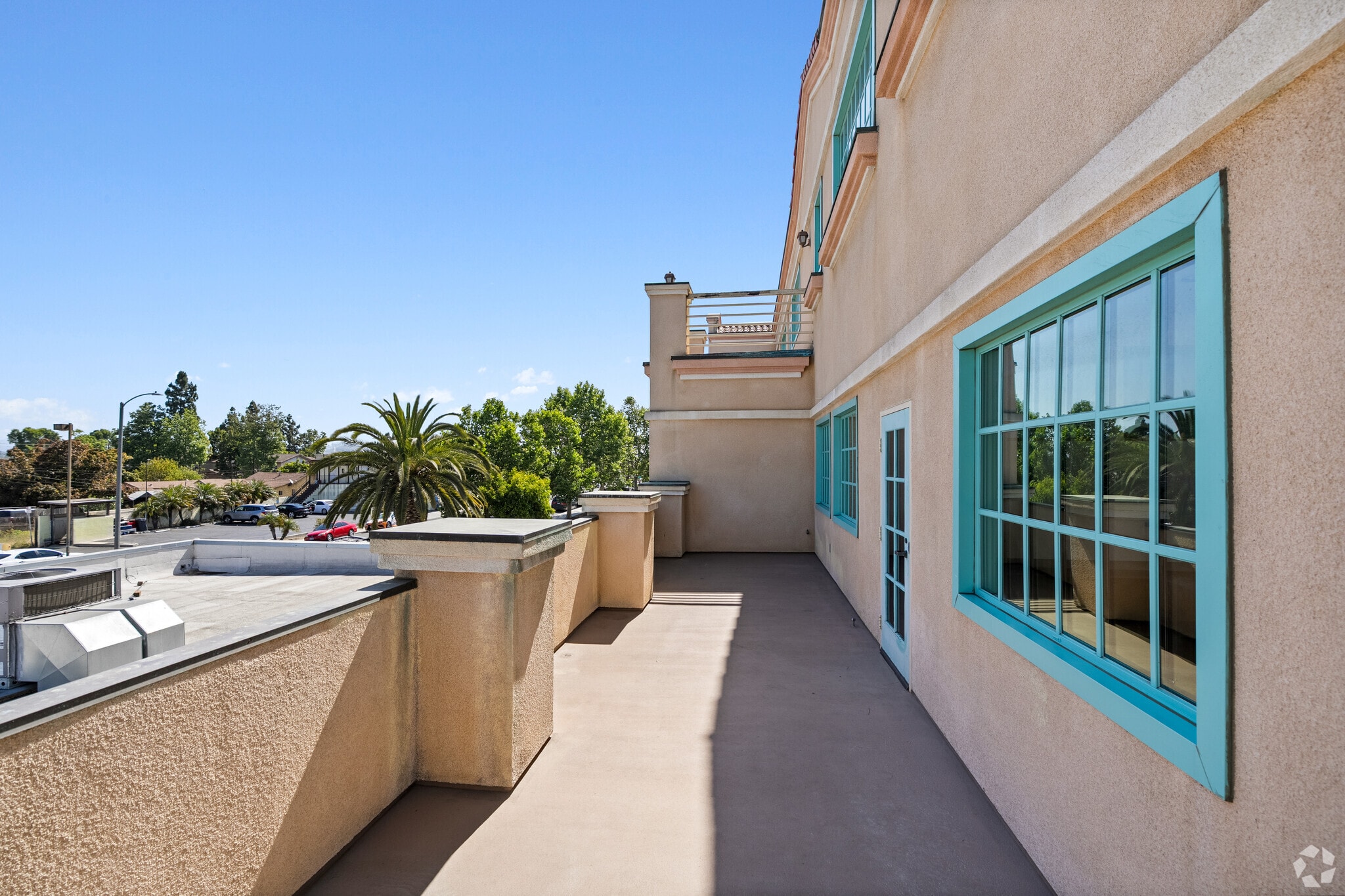 2301 E Daily Dr, Camarillo, CA à louer Photo intérieure– Image 1 sur 5