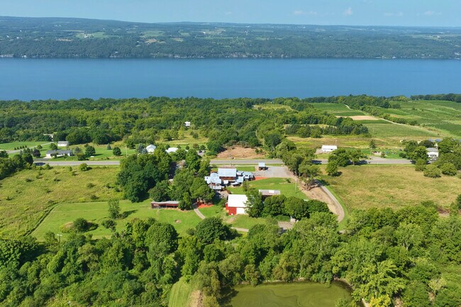 Plus de détails pour 4966 NY-414, Burdett, NY - Local d'activités à louer