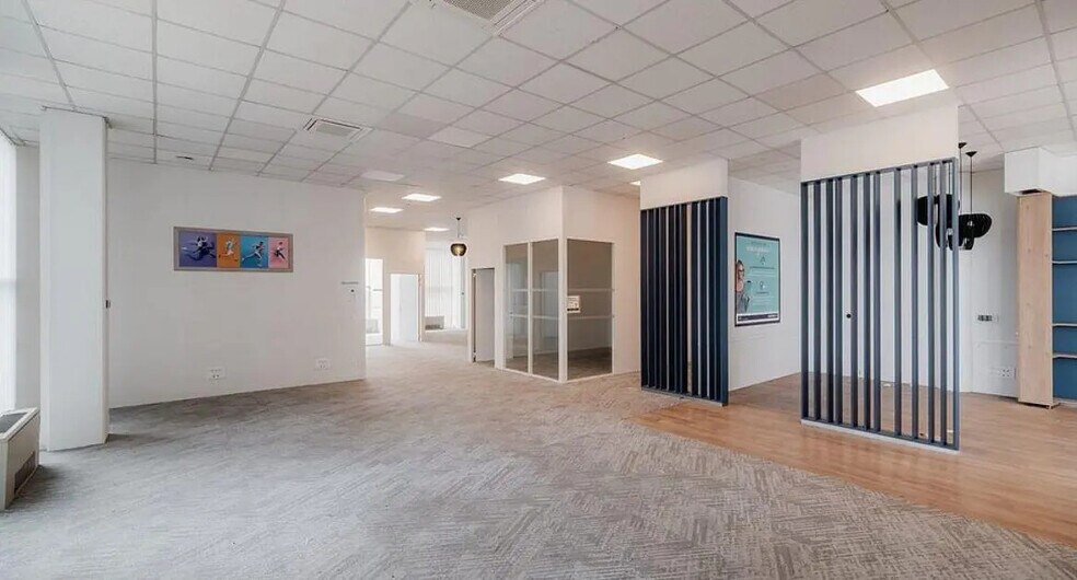 Local d’activités dans Templemars à louer - Photo de l’immeuble – Image 3 sur 3