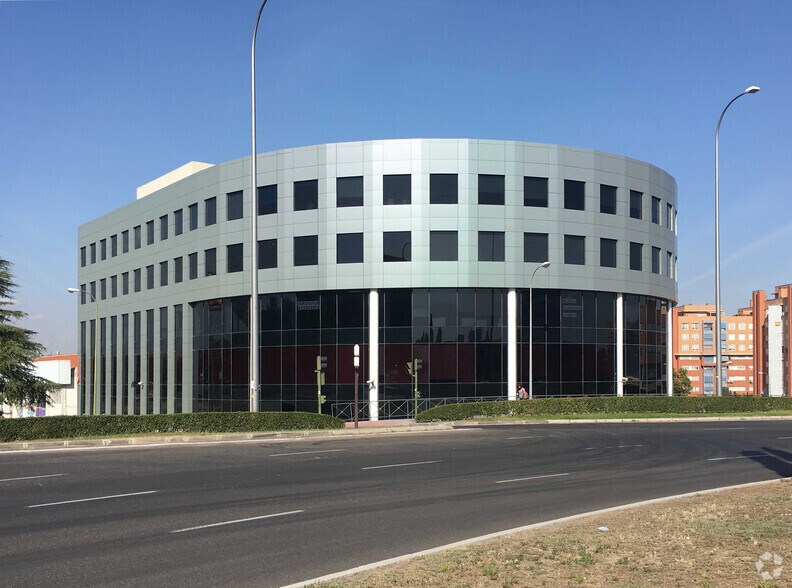 Bureau dans Madrid, Madrid à vendre - Photo de l’immeuble – Image 1 sur 19