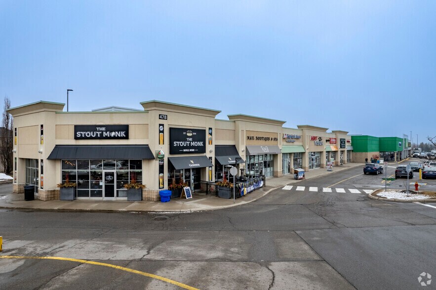 478-494 Dundas St W, Oakville, ON à louer - Photo de l’immeuble – Image 2 sur 6
