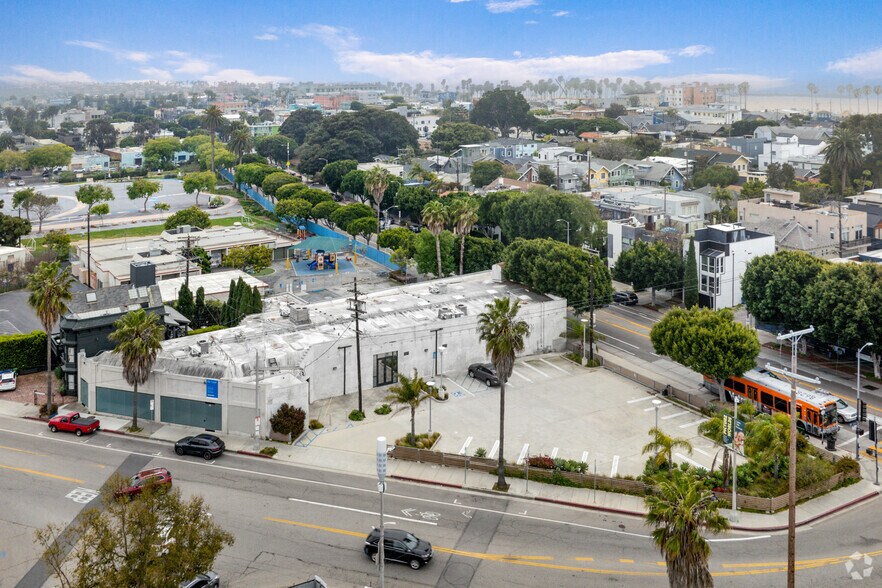 910 Abbot Kinney Blvd, Venice, CA à vendre - Photo de l’immeuble – Image 3 sur 8