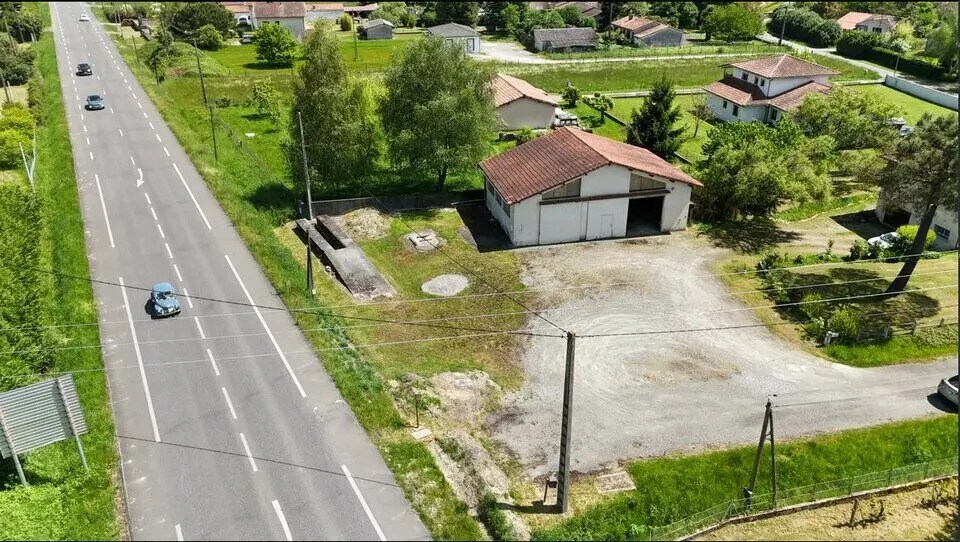 Local d’activités dans Labarthe-Inard à louer - Photo de l’immeuble – Image 1 sur 5