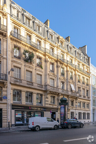 12 Rue Du Quatre Septembre, Paris à louer - Photo de l’immeuble – Image 3 sur 8