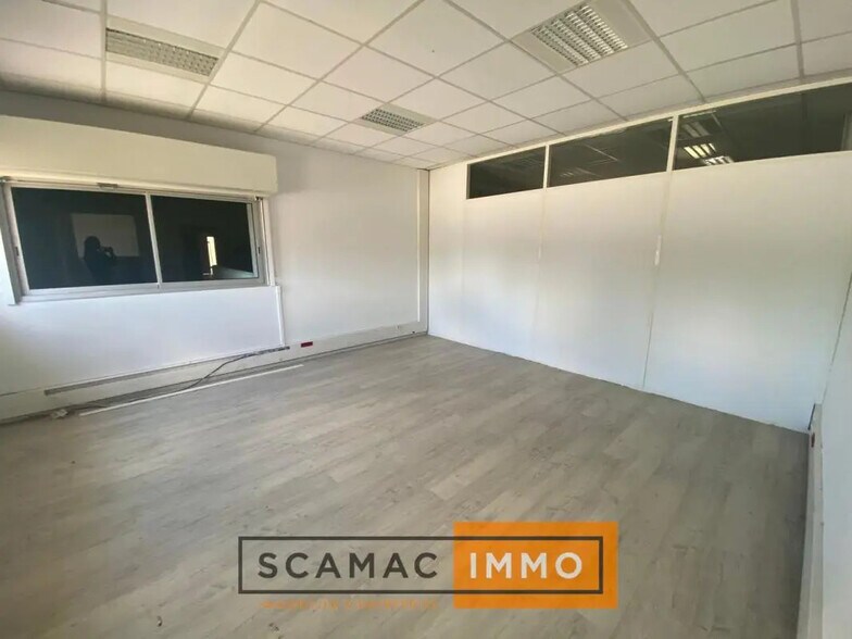Industriel/Logistique dans LES MILLES à louer - Photo de l’immeuble – Image 3 sur 6